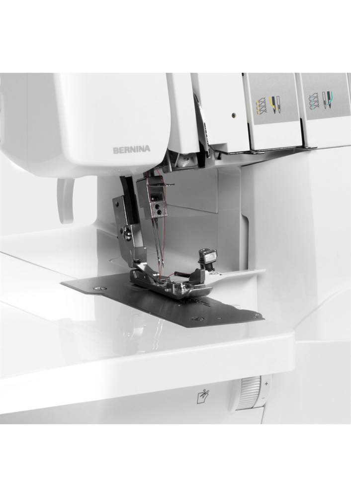 BERNINA L460 MACCHINA TAGLIACUCI OVERLOCK 2 AGHI 4 FILI